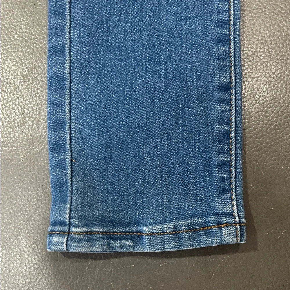 BOB Jeans Stylish Blue Distressed Women Jeans size 7/8 NWOT - Picture 6 of 9